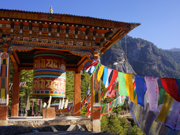 Bhutan - High Life with the Buddhas